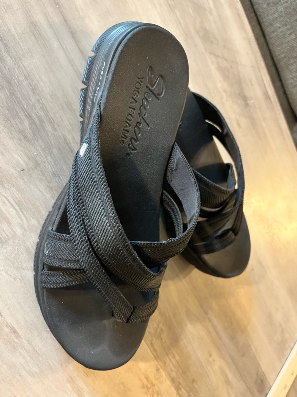 Sketchers Flex Appeal 4.0 Strappy Slide Sandals Size 9 Black